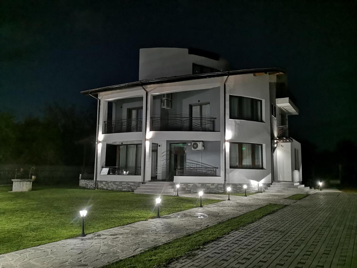 Pensiunea Casa Hortopan Targu Jiu Exterior photo